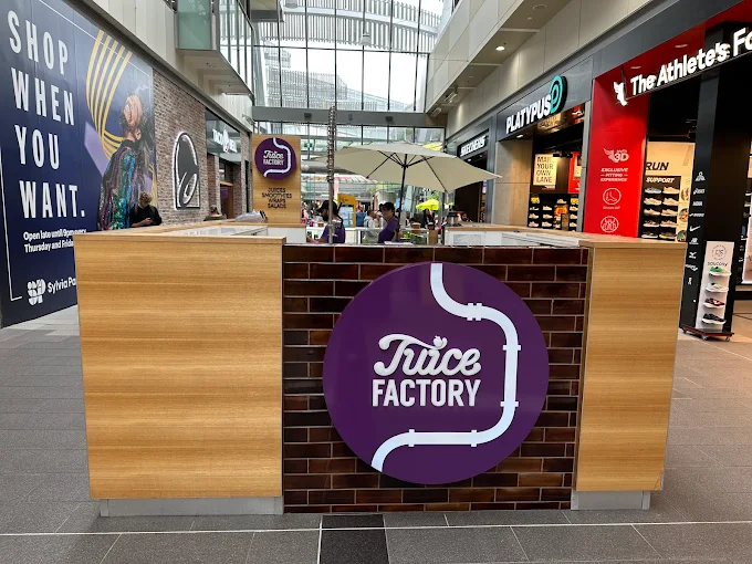 Juice Factory story - Fresh ingredients and preparation